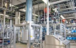 Industrial preparative HPLC-line