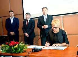 V imenu Leka je Zavezo podpisala članica uprave Ksenija Butenko Černe
