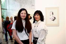 Liana Saje Wang in njena mama slikarka in ilustratorka