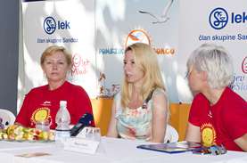 Od leve: Darja Groznik, predsednica ZPMS, Urška Vrtačnik, sekretarka ZPM Ljubljana Vič - Rudnik in Mojca Pavlin iz Korporativnega komuniciranja v Leku, članu skupine Sandoz.