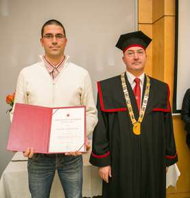Nagrado je prejel za del vsebine svoje doktorske disertacije z naslovom Vloga korelacij v farmakoekonomskih modelih.