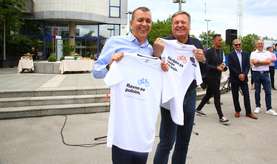 Playful messages chosen by the Mayor and CEO of Lek and Novartis in Slovenia.