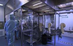 Aseptic operation - Vials filling line
